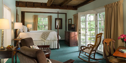Room 17 500x250 - Chesterfield Inn - West Chesterfield, NH