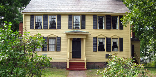 Best dollhouses including one on display at Hampton NH Tuck Museum