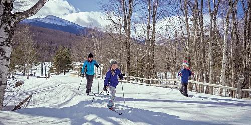Cross Country Ski Family - White Mountain Attractions